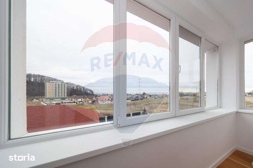 Casă cu 5 camere cu Teren 577 Mp în Bunloc