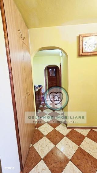 Apartament cu 3 camere decomandat în Mihai Bravu