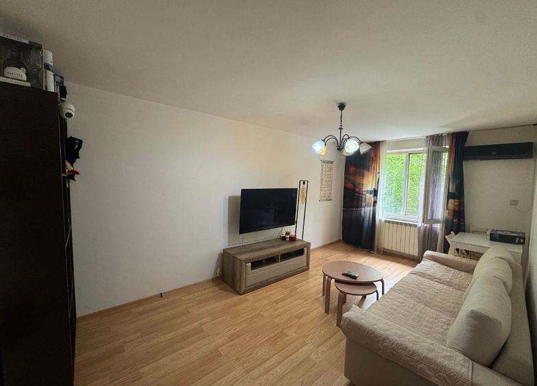 Apartament cu 3 camere decomandat, mobilat în Basarabia