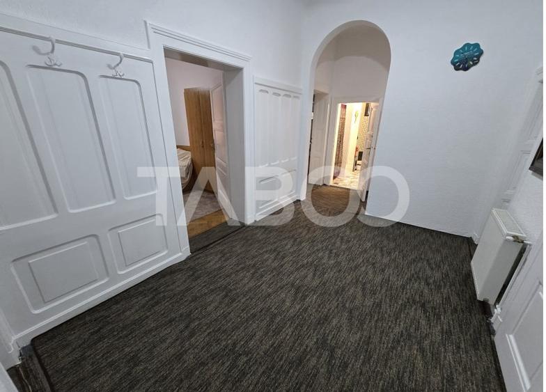 Apartament cu 4 camere decomandat, mobilat în Orașul de Jos