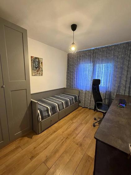 Apartament cu 4 camere decomandat în Central