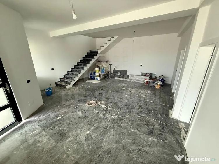 Casă cu 4 camere cu Teren 300 Mp în Calea București