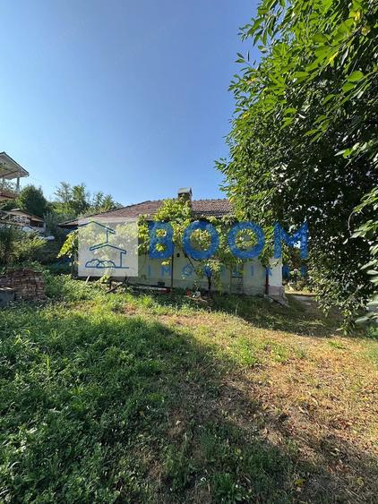 Casă cu Teren 1300 Mp în Goranu