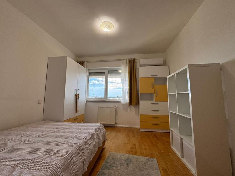 Apartament cu 3 camere decomandat, mobilat în Tei