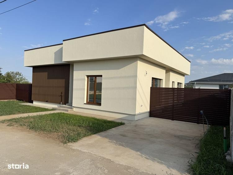 Casă cu 3 camere în Balotești
