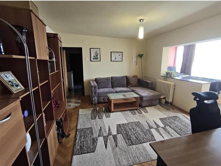 Apartament cu 2 camere semidecomandat, mobilat în Dorobanților