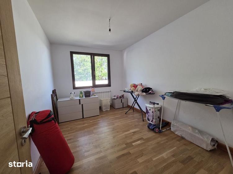 Casă cu 4 camere cu Teren 1118 Mp în Pufești