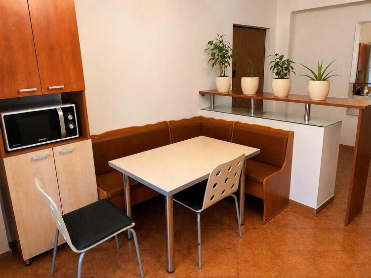 Apartament cu 3 camere decomandat în 13 Septembrie