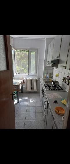 Apartament semidecomandat în Berceni