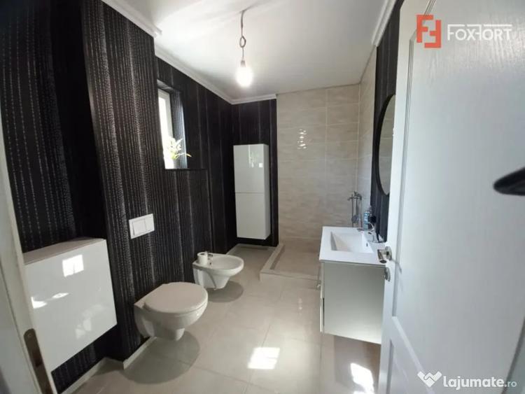 Casă cu 5 camere cu Teren 487 Mp în Plopi