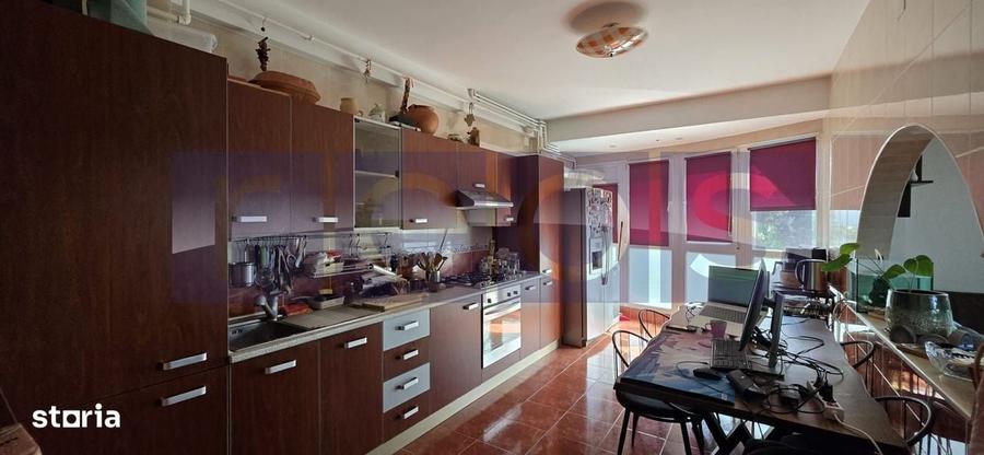 Apartament cu 4 camere decomandat în Dristor