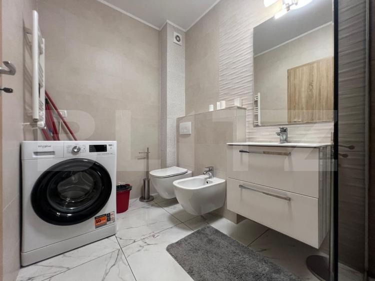 Apartament cu 3 camere decomandat, mobilat în Est