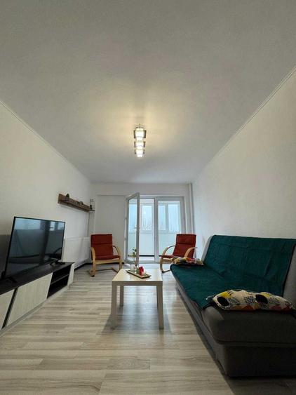 Apartament cu 2 camere decomandat în Calea București
