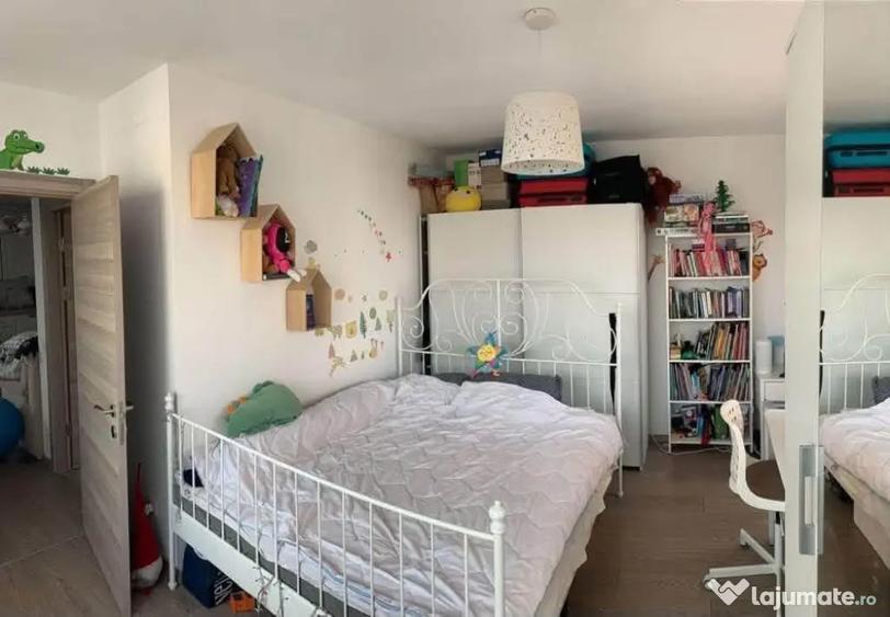 Apartament cu 2 camere semidecomandat în Fundeni