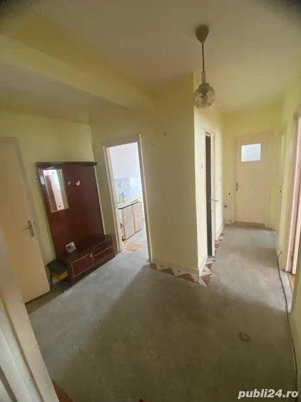 Apartament cu 3 camere decomandat în Târgu Ocna