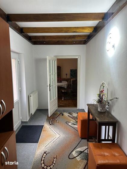Casă cu 3 camere cu Teren 1500 Mp în Central