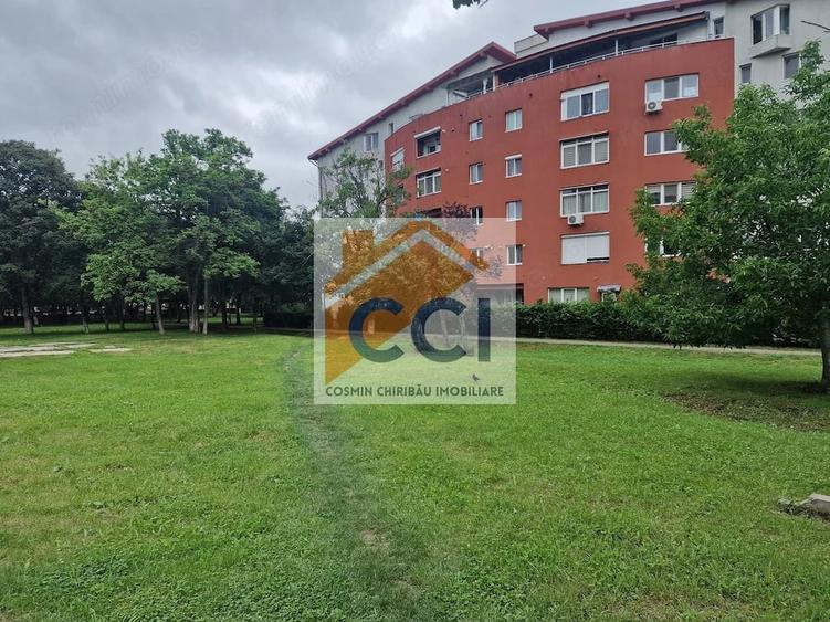 Garsonieră decomandată în Cornișa