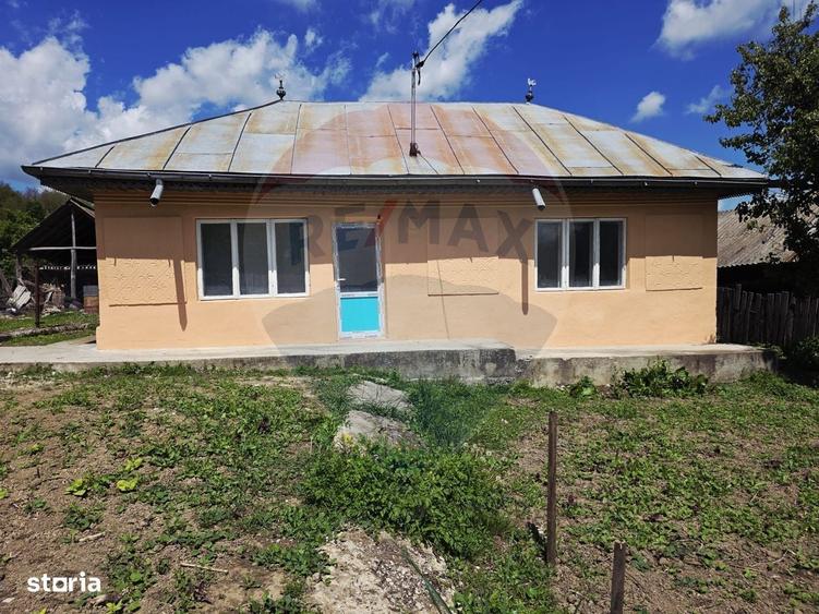 Casă cu 2 camere cu Teren 555 Mp în Botești