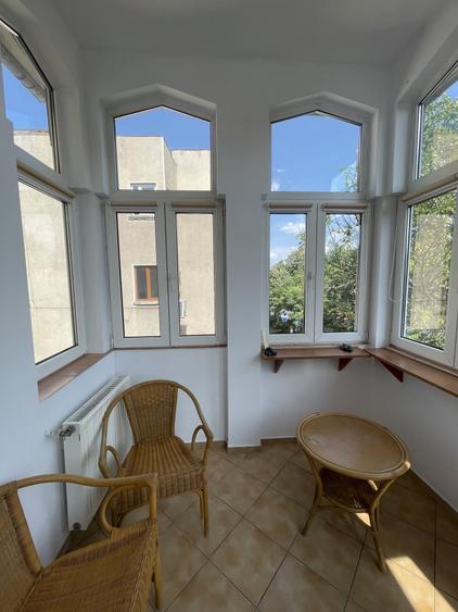 Apartament cu 3 camere decomandat, mobilat în Arcul de Triumf