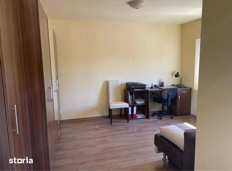 Apartament cu 3 camere semidecomandat în Dumbrăvița