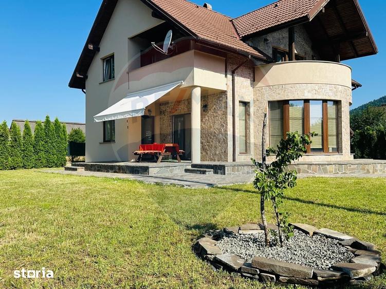 Casă cu 5 camere cu Teren 700 Mp în Central