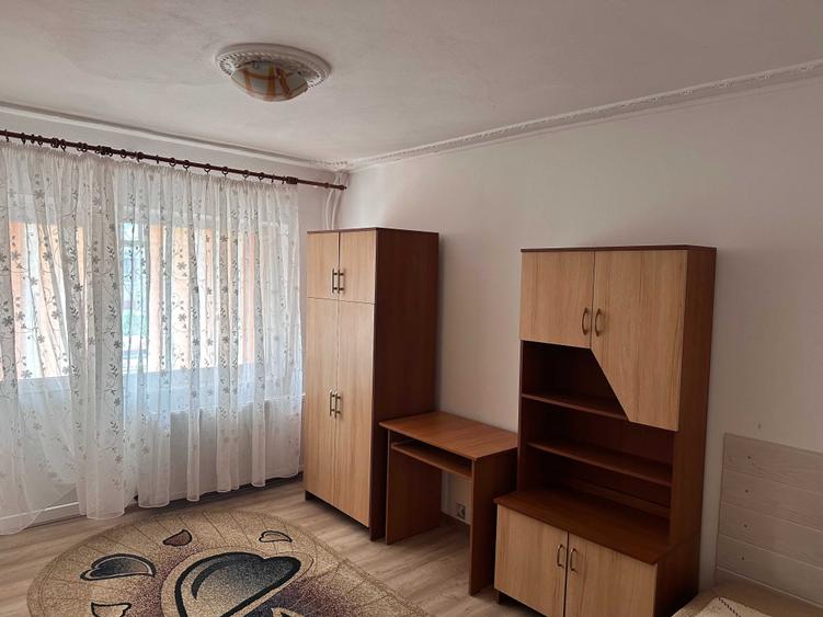 Garsonieră decomandată, mobilată în Crihala