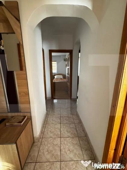 Apartament cu 3 camere decomandat, mobilat în Central
