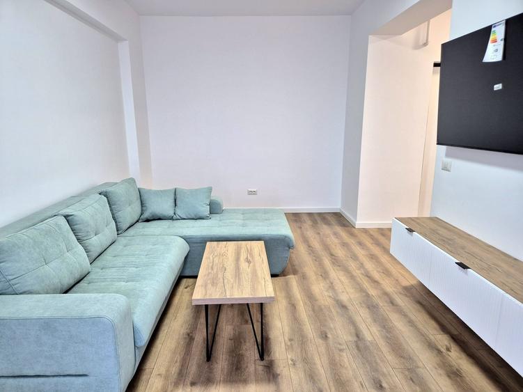 Apartament cu 2 camere semidecomandat în Olteni