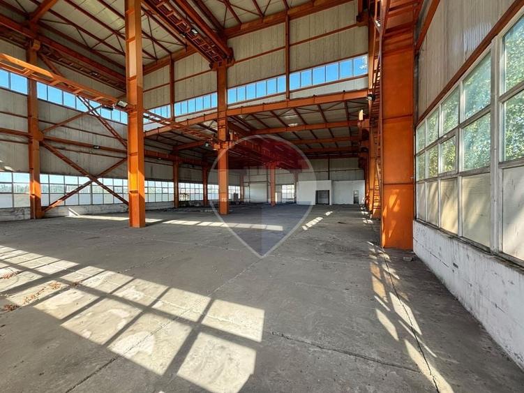 Spațiu industrial, de 2,900 mp, în Valea Călugărească