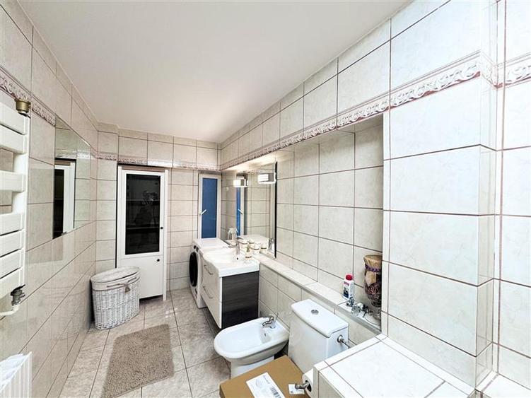 Apartament cu 3 camere semidecomandat, mobilat în Floreasca