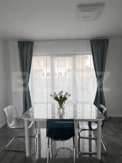 Casă cu 5 camere cu Teren 1038 Mp în Săcălaz