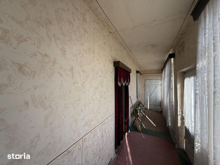 Casă cu 3 camere cu Teren 2195 Mp în Central