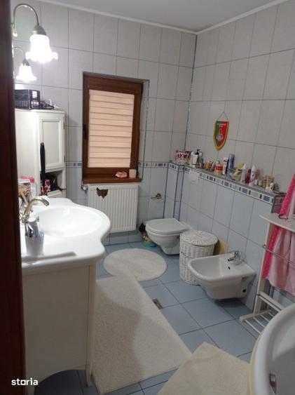 Casă cu 4 camere cu Teren 360 Mp în Craiovei