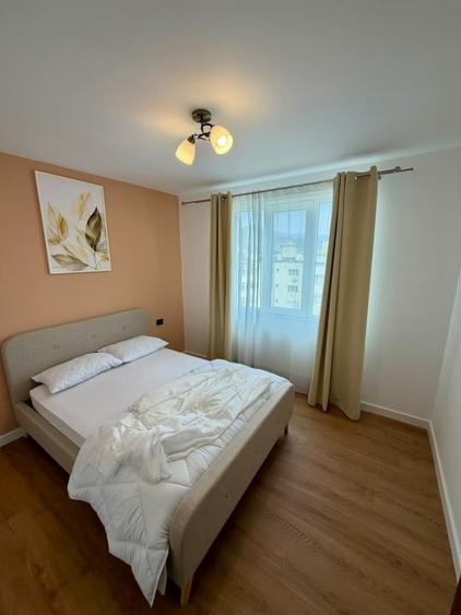 Apartament cu 3 camere decomandat, mobilat în Ultracentral