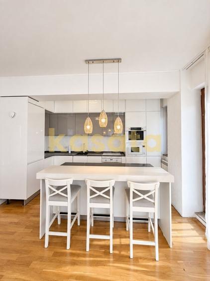 Apartament cu 3 camere semidecomandat, mobilat în Aviației