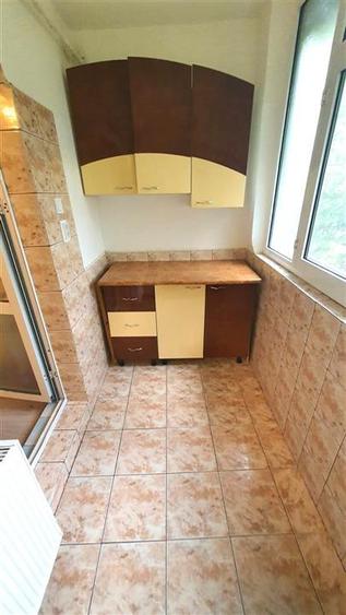 Apartament cu 3 camere decomandat, mobilat în 1 Decembrie