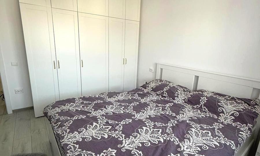 Apartament cu 3 camere decomandat, mobilat în Turnișor