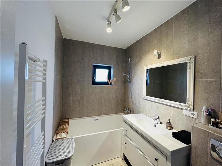 Apartament cu 3 camere decomandat în Șelimbăr