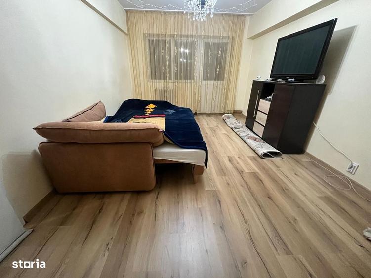Apartament cu 2 camere semidecomandat în Boul Roșu