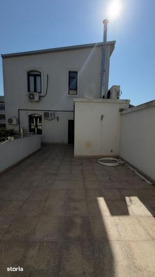 Casă cu 8 camere cu Teren 236 Mp în Gara de Nord