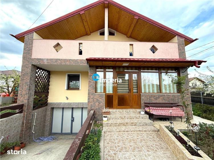 Casă cu 4 camere în Valea Adâncă