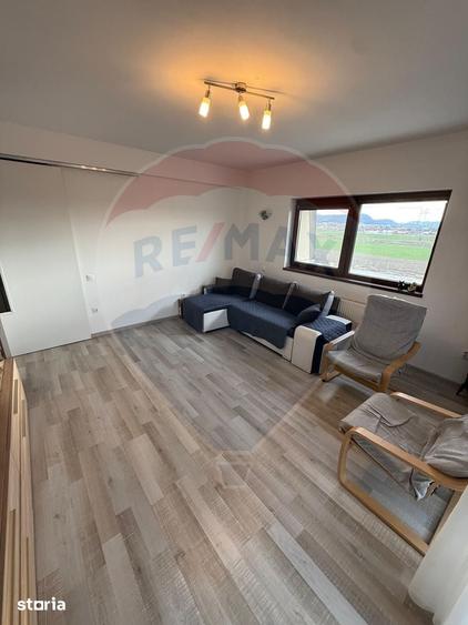 Apartament cu 2 camere decomandat în Sânpetru