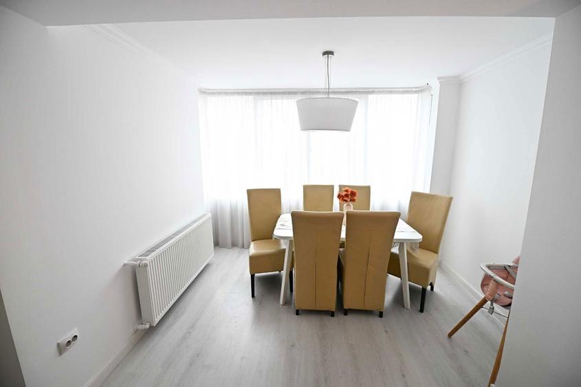 Apartament cu 4 camere decomandat în Central