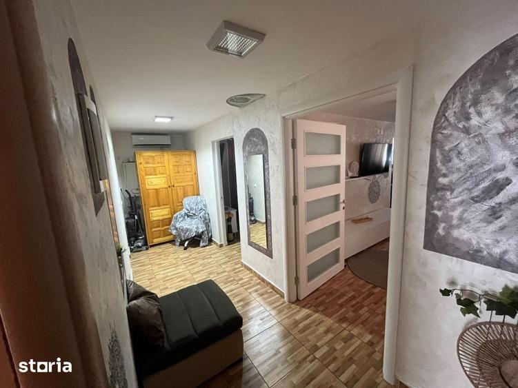Casă cu 4 camere cu Teren 489 Mp în Glina