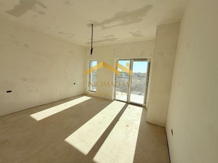 Duplex cu 3 camere cu Canalizare în Bucovăț (Remetea Mare)