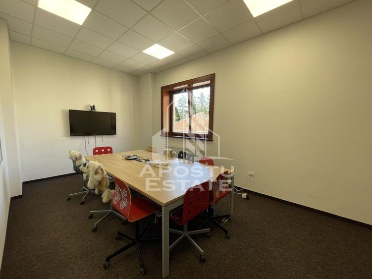 Birou, de 820 mp, în Ultracentral