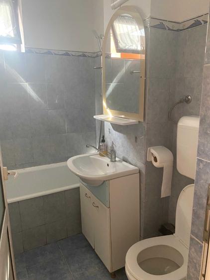 Apartament cu 2 camere decomandat în Precista