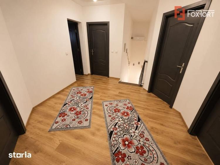 Casă cu 6 camere cu Teren 693 Mp în Gai