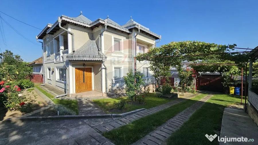 Casă cu 5 camere cu Teren 2078 Mp în Bogata