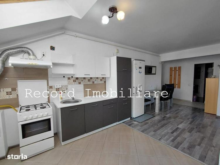 Apartament cu 3 camere semidecomandat în Florești